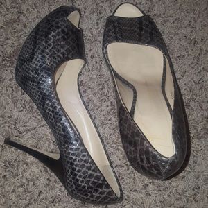 Charcoal embossed print Giuseppe pumps